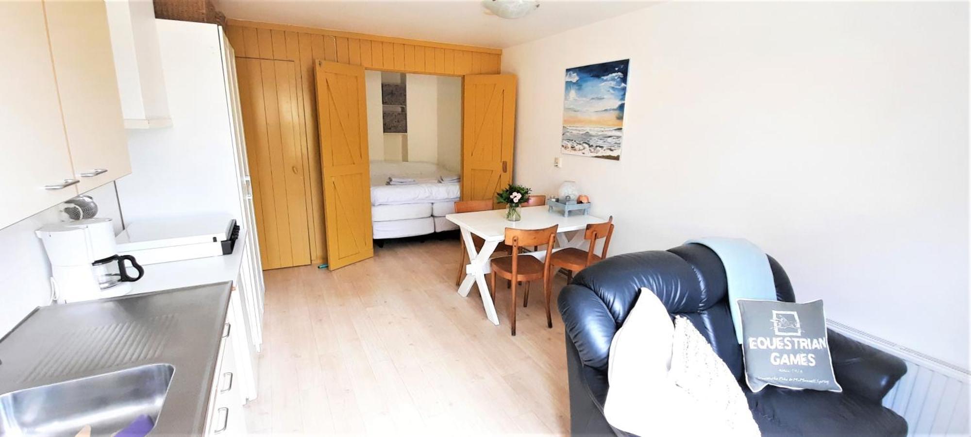 Appartement 2 Met Terras Aan De Tuin Van Op De Roemte Baflo Exteriör bild
